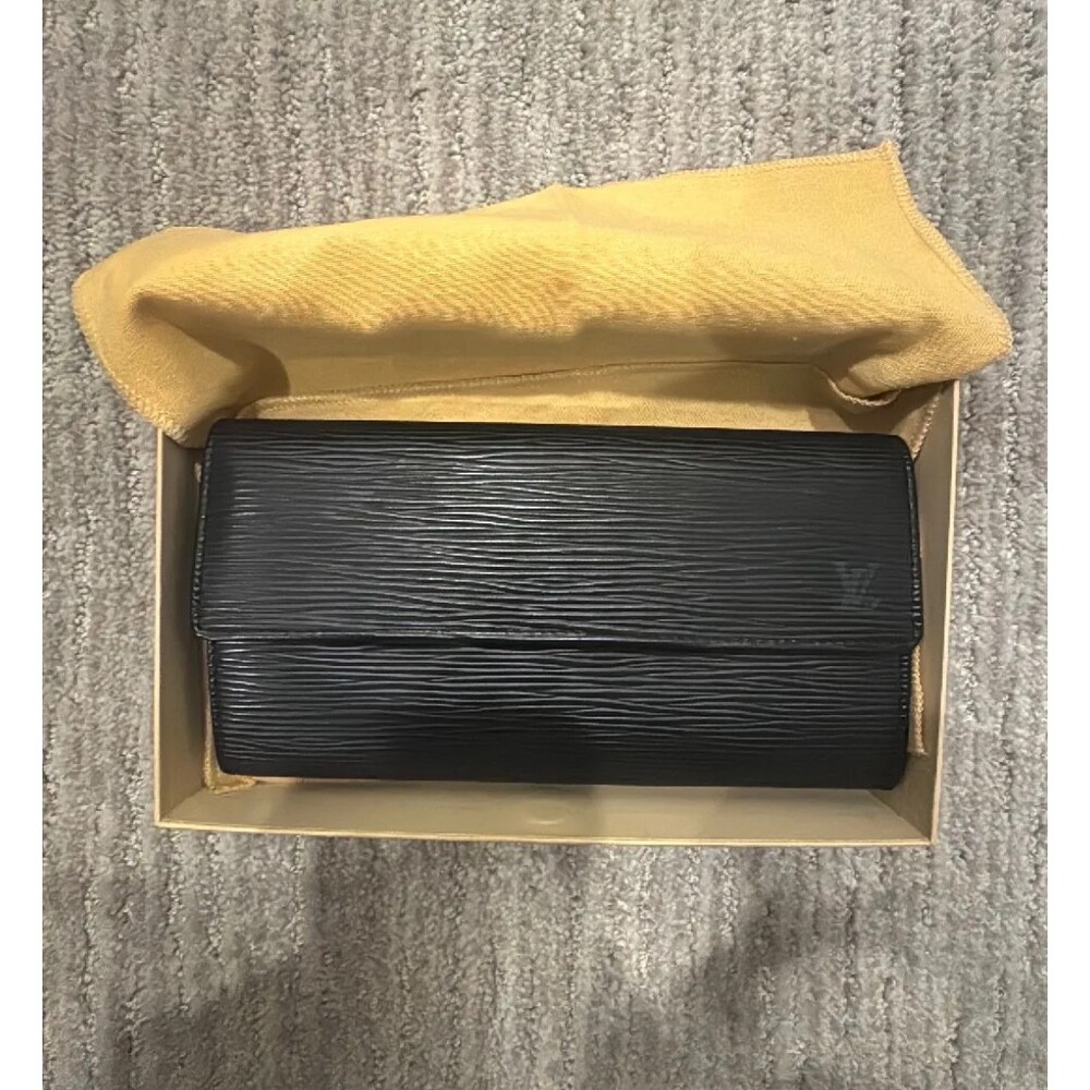 Louis Vuitton  Black Epi Porte Feuille Sarah Leather Long Bifold Wallet LV